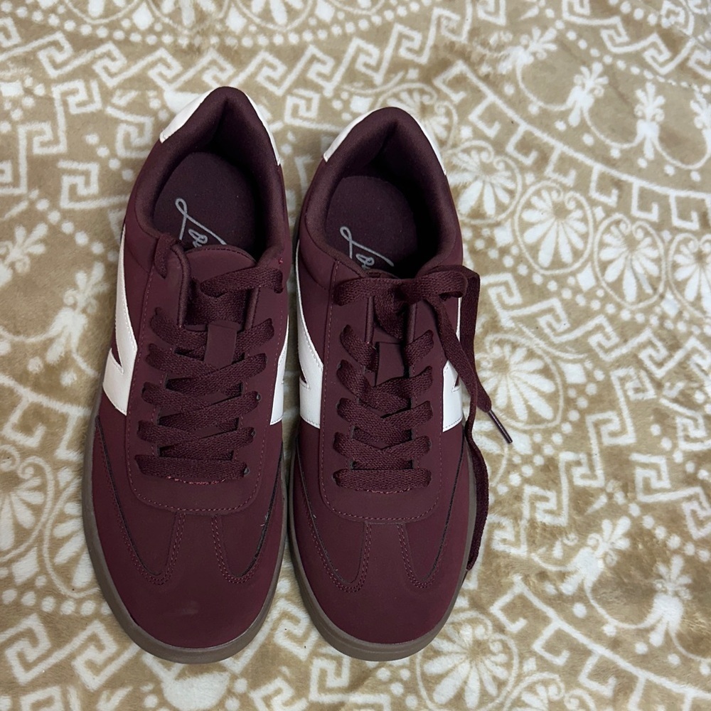 London Rag
Womens Zoomer Contrasting Patchwork Chunky Sneakers Maroon NWT - Picture 8 of 9